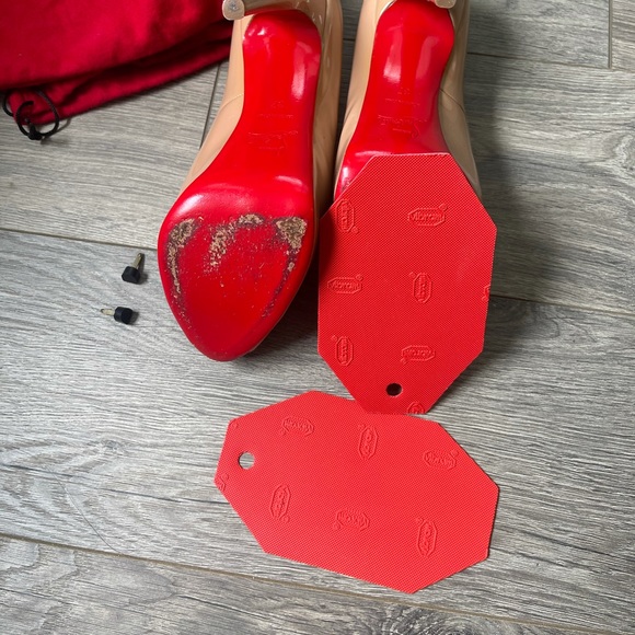 Christian louboutin classic and timeless. 5" - Picture 12 of 12